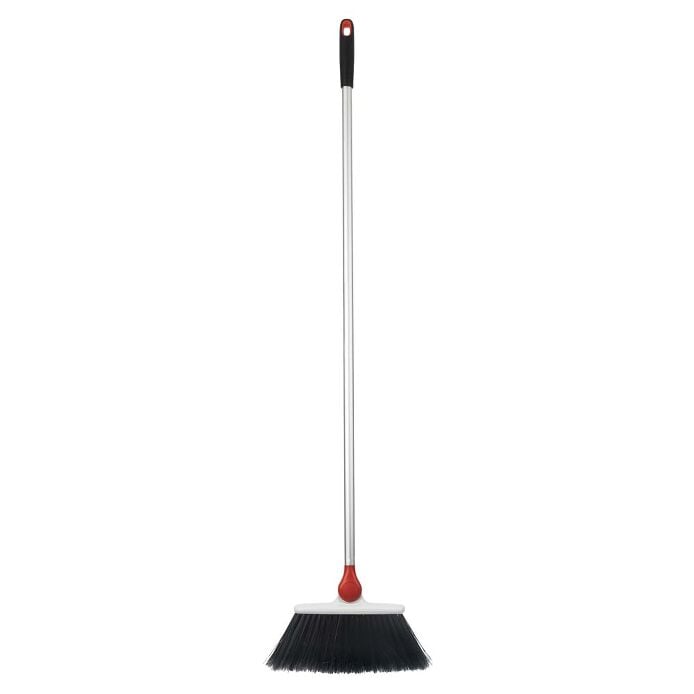 Any-Angle Broom - US 9253