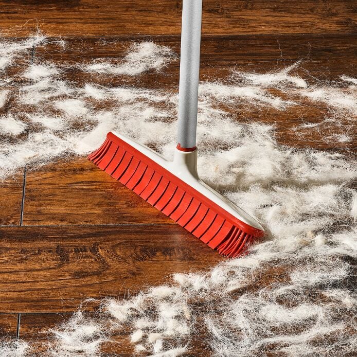 OXO Good Grips Fur Broom - US 9710